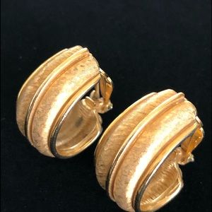 Vintage St John SJ Heavy Gold Tone Clip On Earrings Brushed Shrimp 80s 90s Shiny